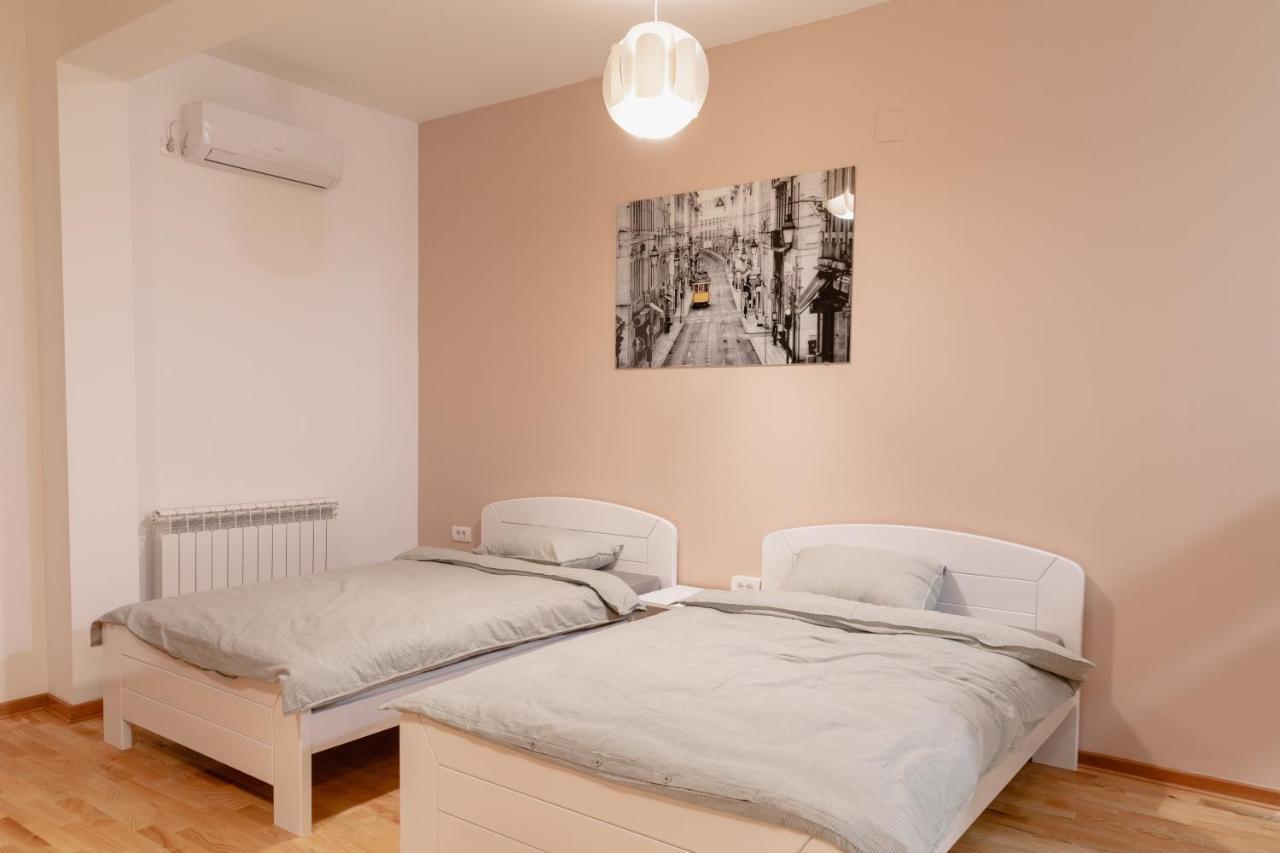 Airmi Hotel Surcin Экстерьер фото